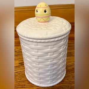 Mr. Christmas Woven Basket Easter Cookie Jar